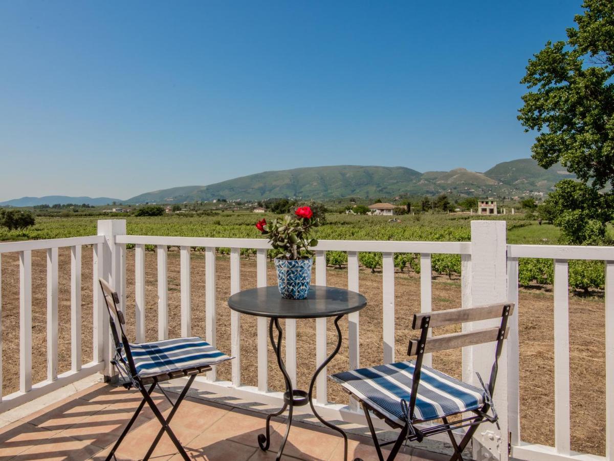 Villa In Pietra Kalamaras Makhairádhon Exterior foto